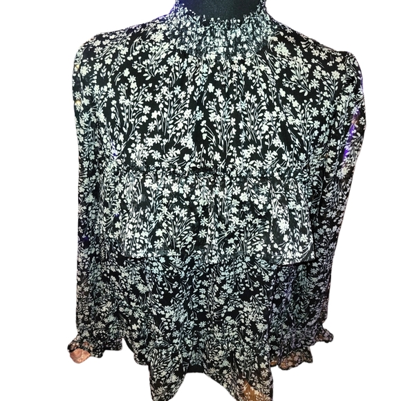 Black and white blouse with ruffles xl - Picture 5 of 5